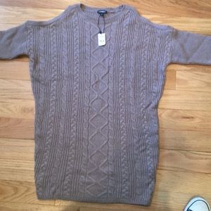 Express Women’s Long Sleeve Sweater New!